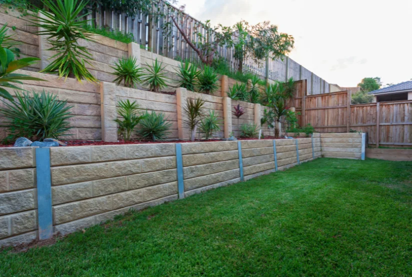 Limestone-Retaining-Walls